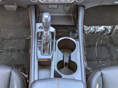 Used 2025 Nissan Altima 2.5 SR image 19