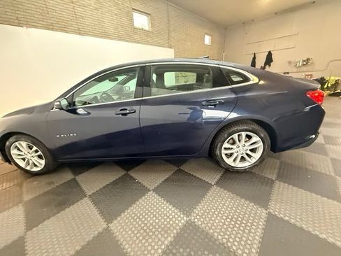 Used 2017 Chevrolet Malibu LT w/ Leather Package FWD image 13