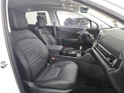 Used 2025 Kia Sportage SX image 13