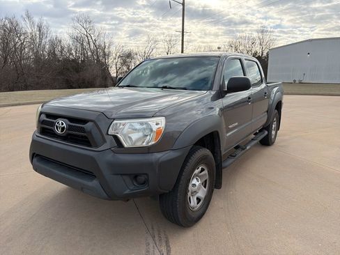 Used 2014 Toyota Tacoma PreRunner w/ Convenience Package image 1