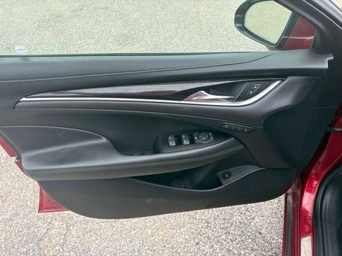Used 2018 Buick LaCrosse Essence FWD image 11
