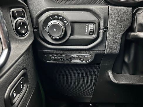 New 2025 Jeep Wrangler Unlimited Rubicon image 26