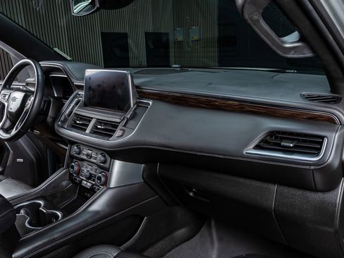 Used 2023 Chevrolet Suburban Z71 w/ Luxury Package image 18