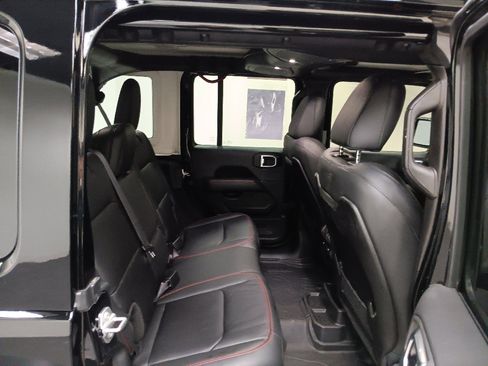 Used 2025 Jeep Wrangler Rubicon w/ Safety Group image 12