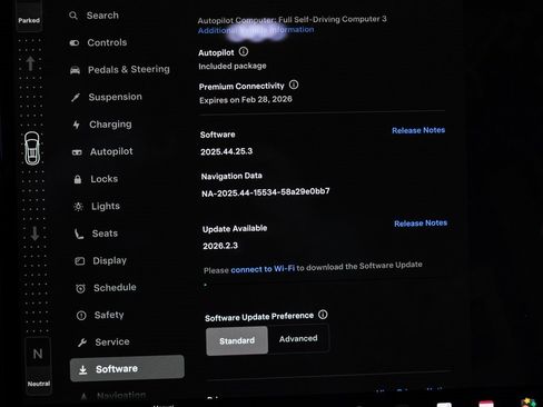 Used 2022 Tesla Model X image 24