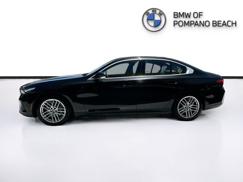 Used 2024 BMW 530i w/ Convenience Package RWD image 4
