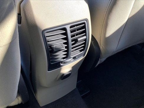 Used 2018 Ford Escape SE image 31