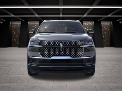 New 2026 Lincoln Navigator Reserve image 6