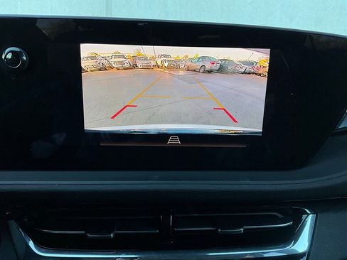 Used 2025 Buick Envista Sport Touring image 31