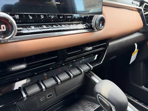 New 2026 GMC Canyon AT4 w/ Nightfall Edition AWD/4WD image 28