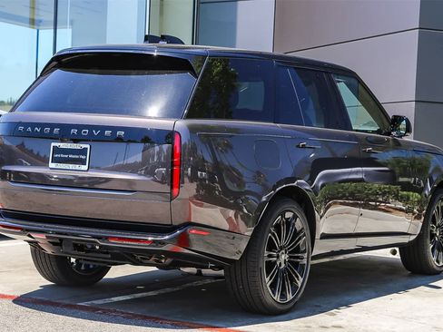New 2025 Land Rover Range Rover Autobiography image 8