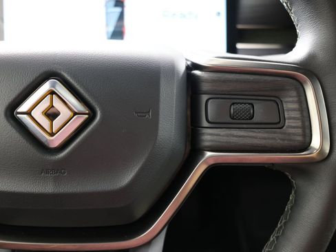Used 2025 Rivian R1S Adventure AWD/4WD image 28