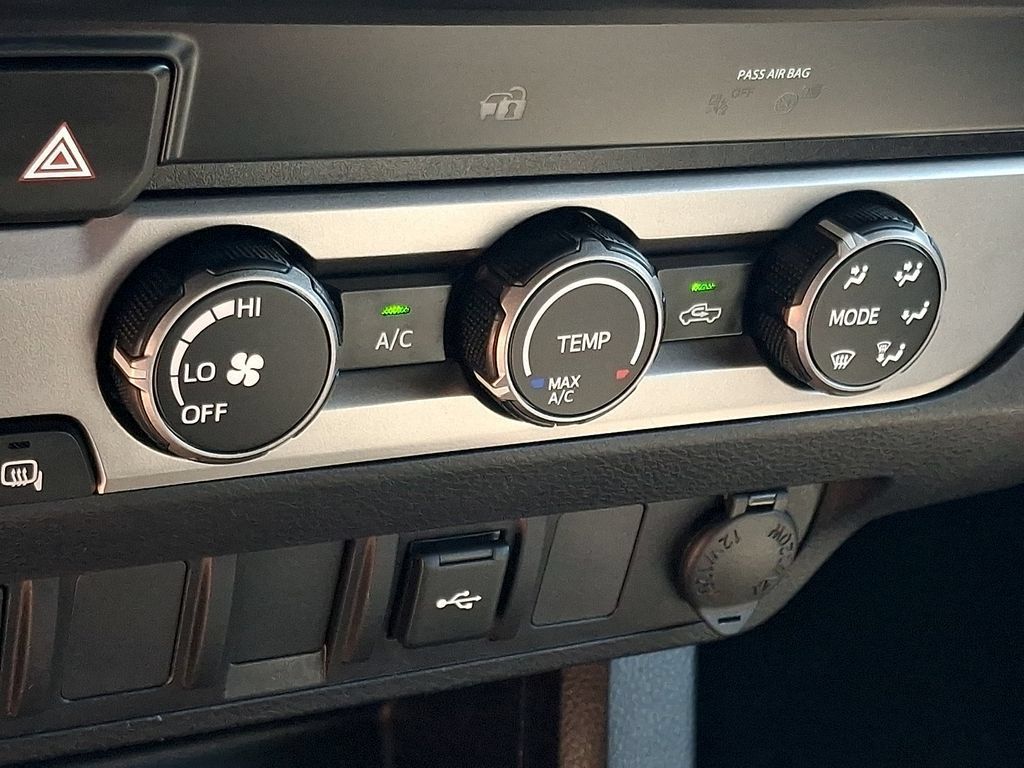 Used 2020 Toyota Tacoma SR AWD/4WD image 17