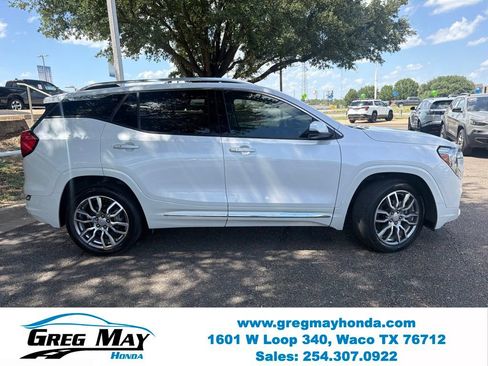 Used 2024 GMC Terrain Denali AWD/4WD image 2