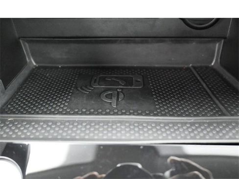 Used 2024 Volkswagen Taos SE image 23