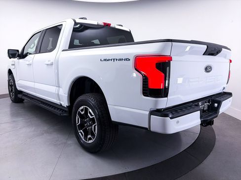 Used 2022 Ford F150 Lightning XLT AWD/4WD image 13