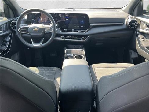 Used 2025 Chevrolet Equinox LT image 19