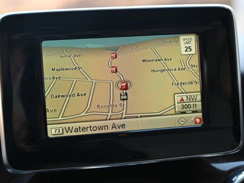 Used 2015 Mercedes-Benz GLA 250 4MATIC image 3