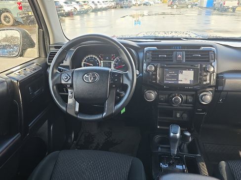 Certified 2018 Toyota 4Runner TRD Off-Road image 20