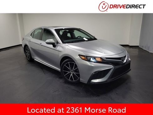 Used 2023 Toyota Camry SE w/ Convenience Package FWD image 1