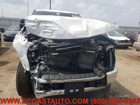 Used 2022 Ford F250 XL w/ Power Equipment Group image 9