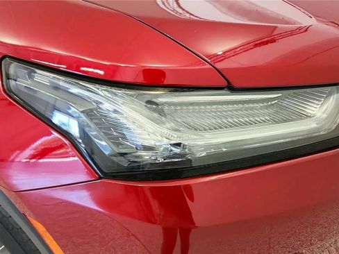 Used 2023 Chevrolet Traverse LT FWD image 14