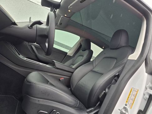 Used 2023 Tesla Model Y Long Range image 19