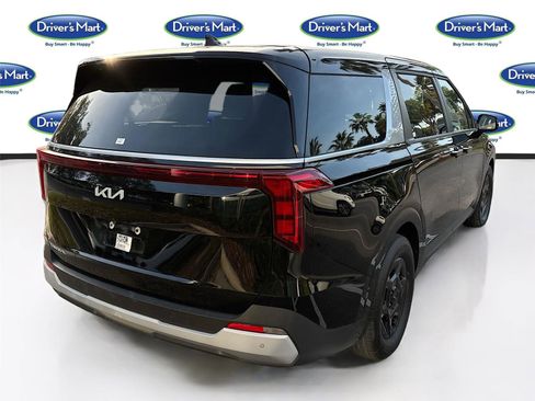 Used 2025 Kia Carnival FWD image 7