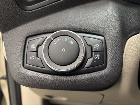 Used 2017 Ford Escape SE image 28