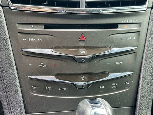 Used 2015 Lincoln MKT FWD image 15