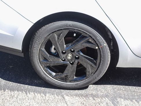 Certified 2026 Hyundai Elantra Sport FWD image 11
