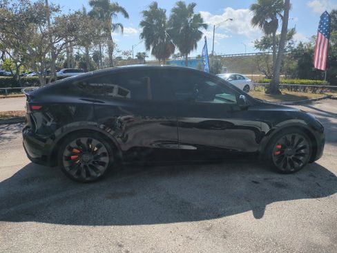 Used 2023 Tesla Model Y Performance image 4