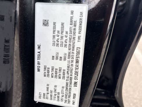 Used 2021 Tesla Model 3 Standard Range image 24