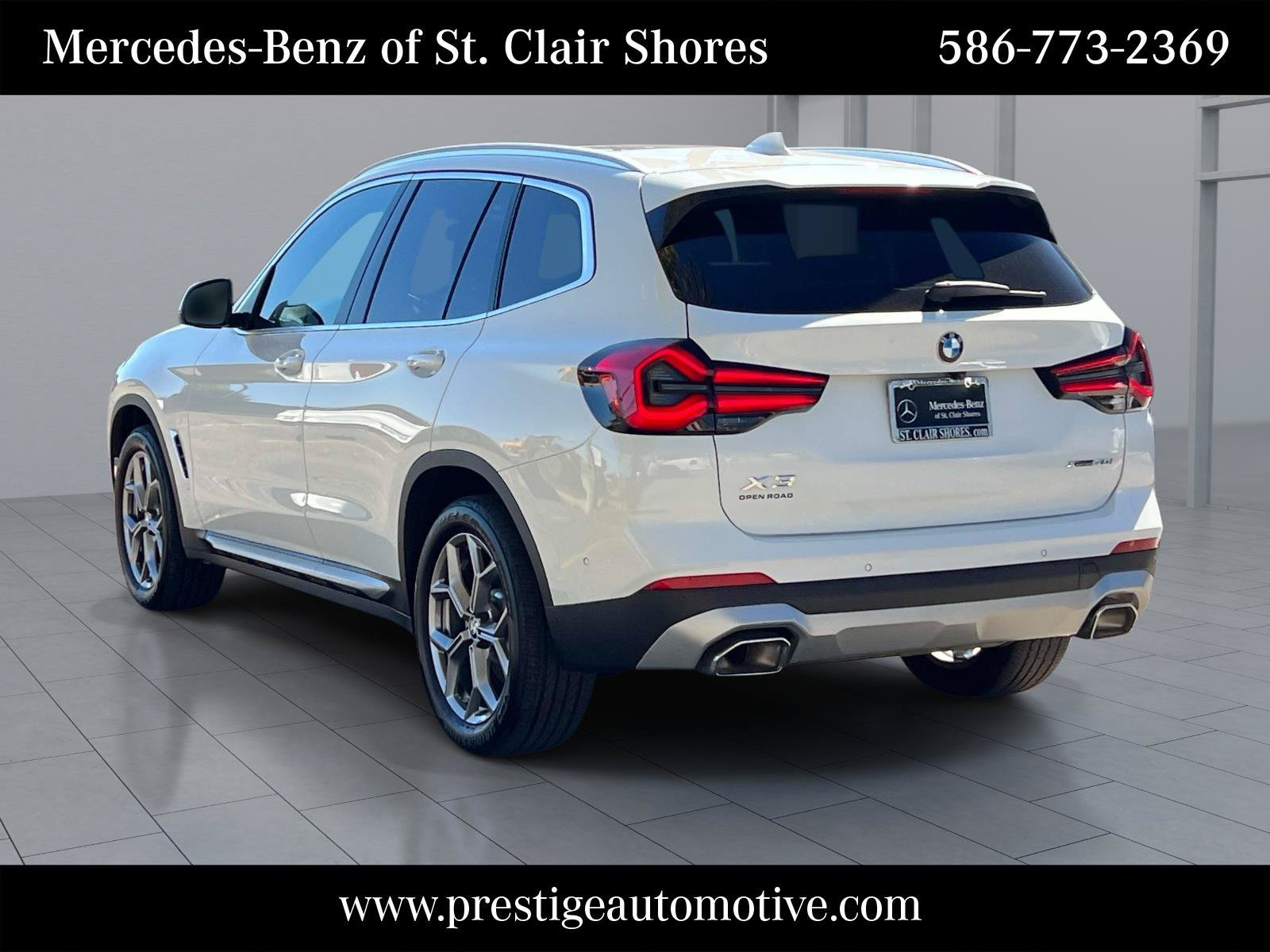 Used 2023 BMW X3 xDrive30i w/ Premium Package AWD/4WD image 3