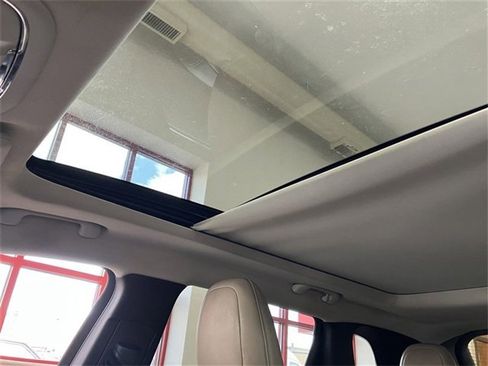 Used 2015 Jeep Cherokee Limited image 17