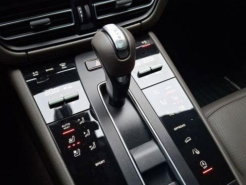 Certified 2023 Porsche Macan image 21