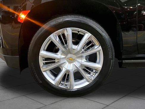 Used 2024 Chevrolet Tahoe High Country AWD/4WD image 19