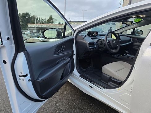 Certified 2026 Toyota Prius LE image 19