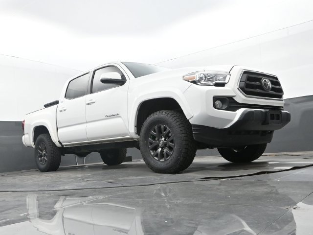 Used 2023 Toyota Tacoma SR5 w/ Technology Package AWD/4WD image 9
