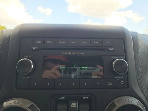 Used 2018 Jeep Wrangler Unlimited Sport S AWD/4WD image 26