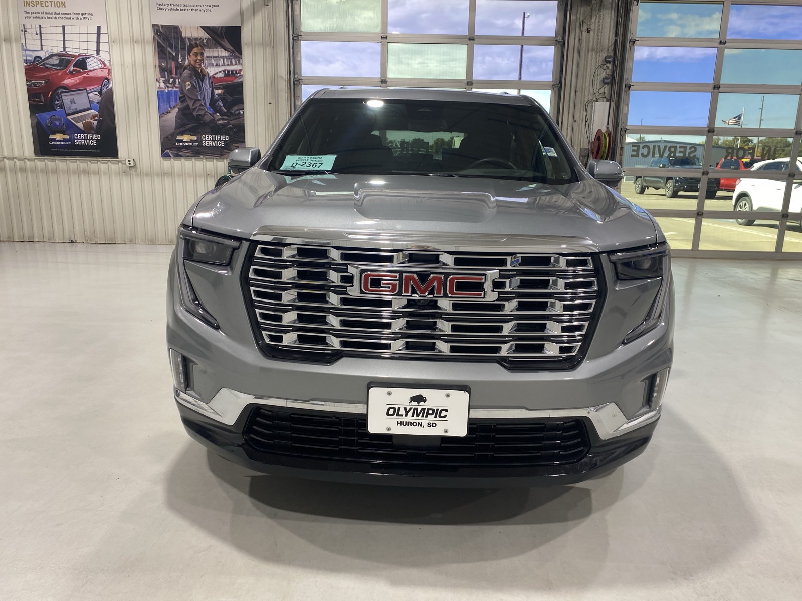 Used 2025 GMC Acadia Denali w/ LPO, Floor Liner Package AWD/4WD image 2