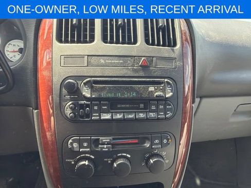 Used 2005 Chrysler Town & Country LX w/ Popular Equipment Group II FWD image 16
