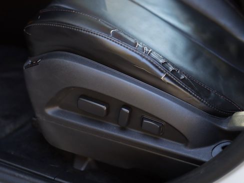 Used 2017 Chevrolet Equinox Premier w/ Enhanced Convenience Package image 21