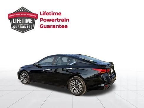 Certified 2024 Nissan Altima 2.5 SV w/ SV Premium Package FWD image 3