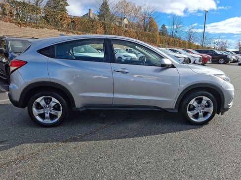 Used 2019 Honda HR-V LX image 4