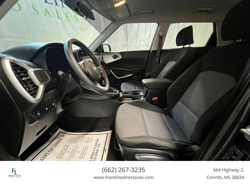 Used 2021 Kia Soul LX FWD image 13