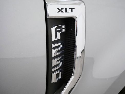 Used 2020 Ford F250 XLT w/ XLT Premium Package image 10