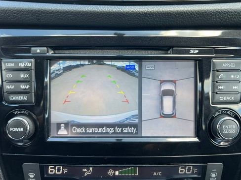 Used 2017 Nissan Rogue SV w/ SV Premium Package FWD image 32