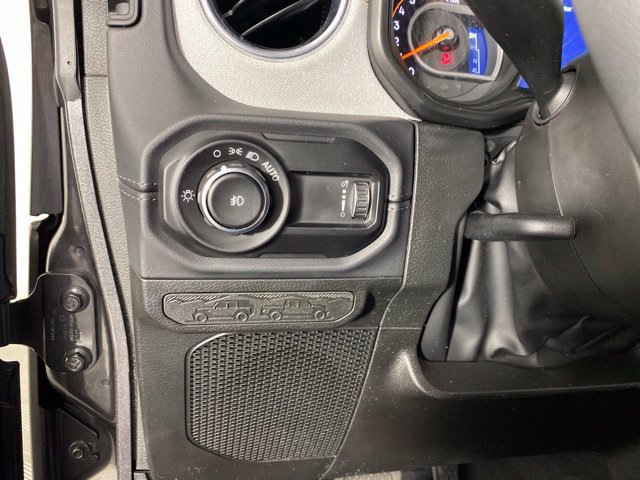 Used 2026 Jeep Wrangler Unlimited Sahara AWD/4WD image 27