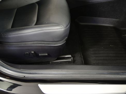 Used 2020 Tesla Model 3 Performance image 10